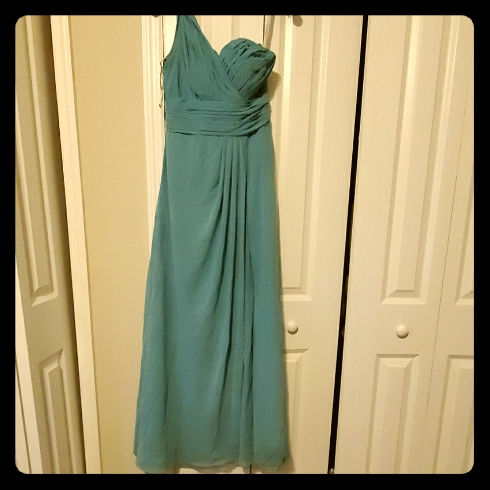 Flowy prom dress